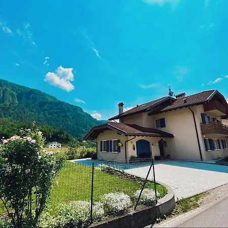 Camere Nordest Sudest Dolomiti אגורדו